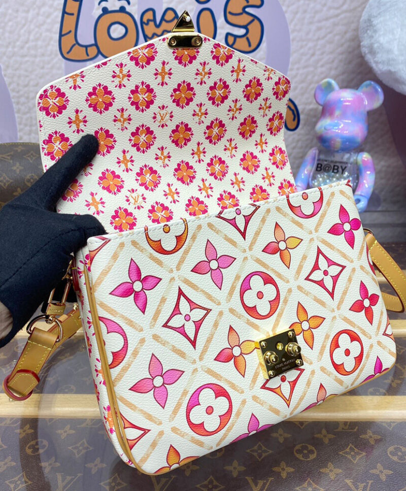 Louis Vuitton Pochette Metis M11461 Peachblow